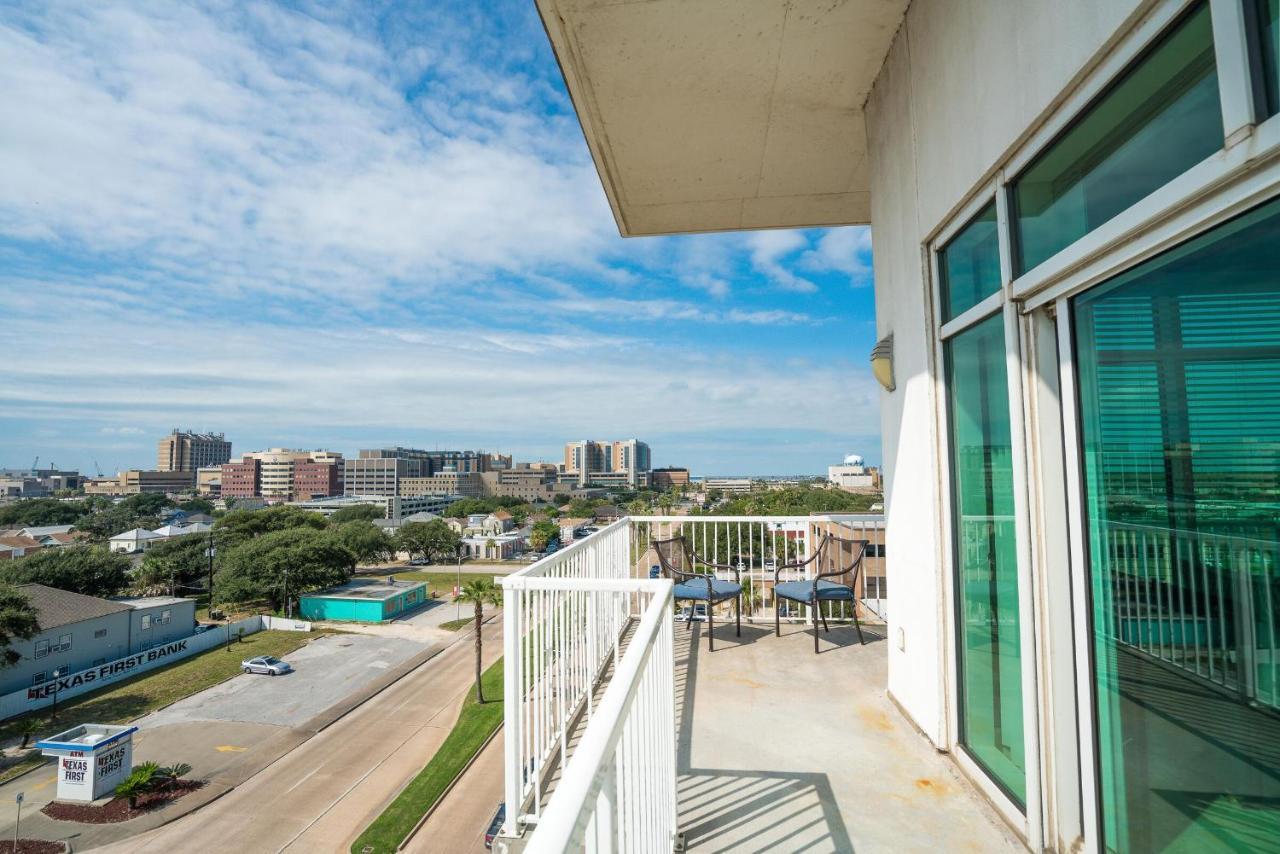 Sea It All Infinity Pool Ocean Views Steps From The Beach - A Perfect Romantic Getaway Leilighet Galveston Eksteriør bilde